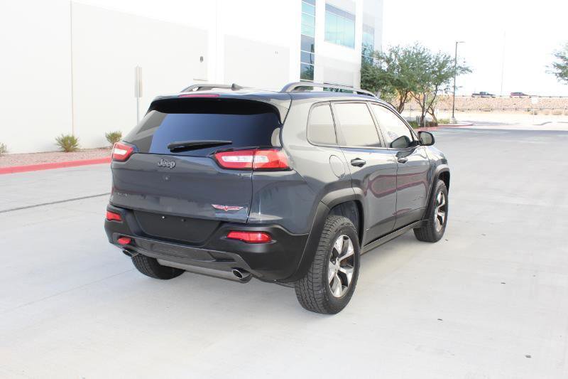 Used 2017 Jeep Cherokee Trailhawk AWD/4WD image 5