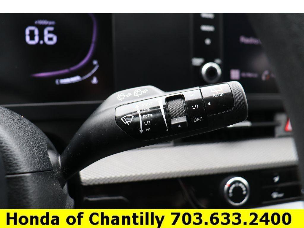 Used 2023 Kia Sportage LX image 18