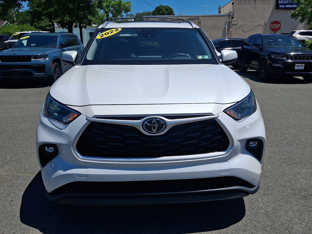 Used 2022 Toyota Highlander XLE AWD/4WD image 12