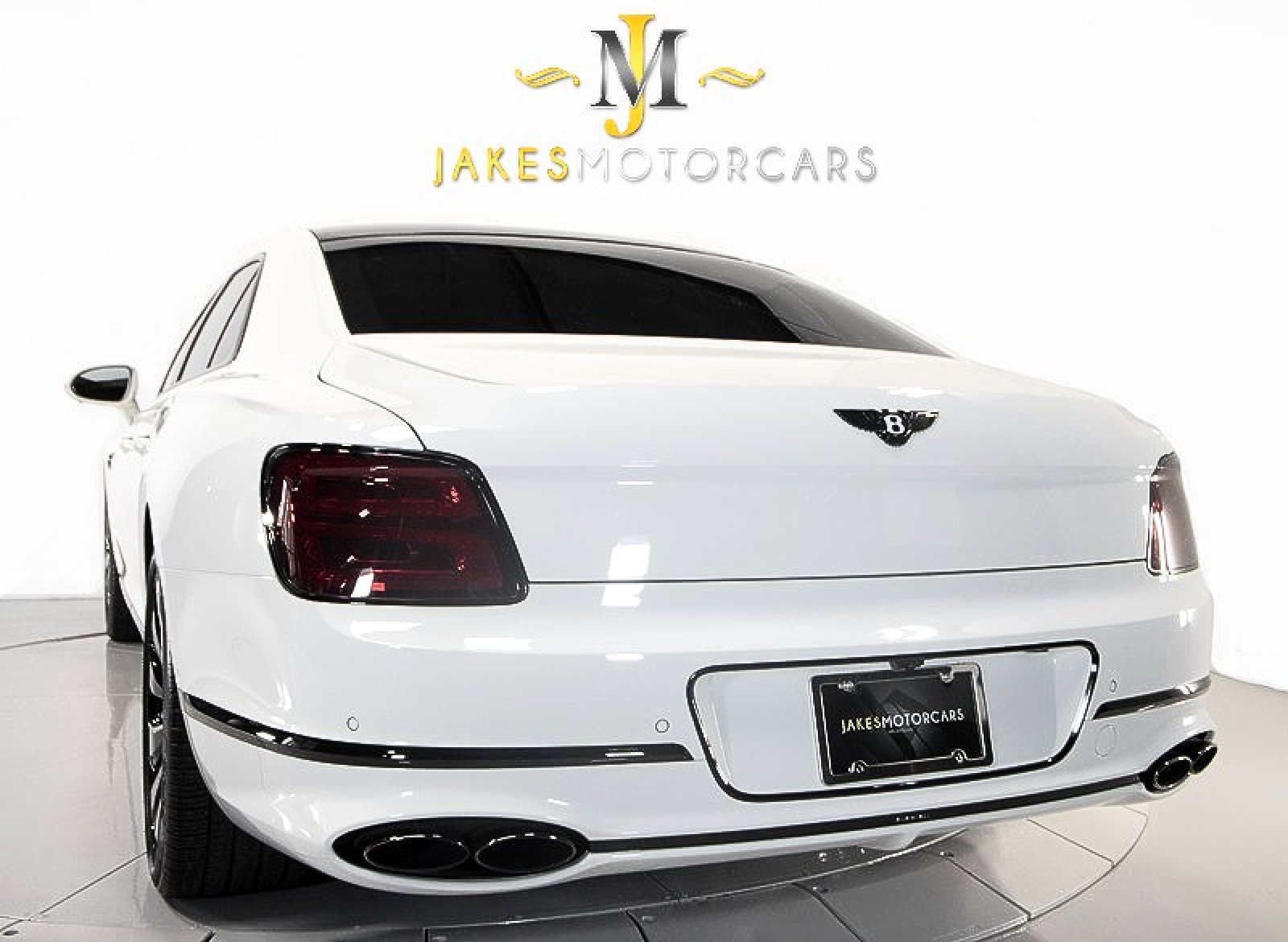 Used 2021 Bentley Flying Spur V8 image 8