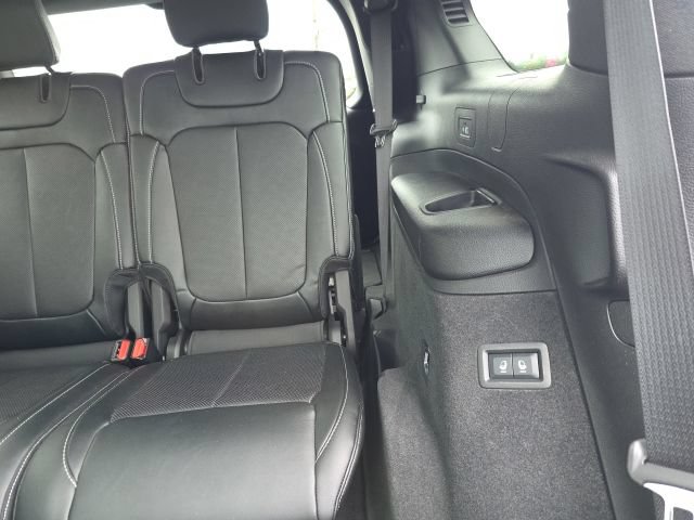 Used 2025 Jeep Grand Cherokee L Overland w/ Advanced Protech Group III AWD/4WD image 42