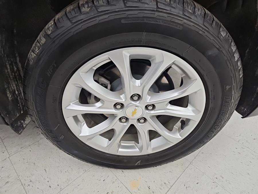 Used 2021 Chevrolet Equinox LS image 29