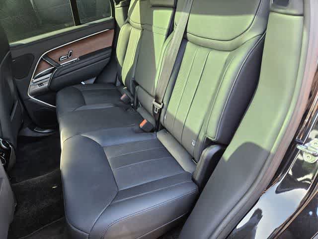 Used 2025 Land Rover Range Rover SE AWD/4WD image 21