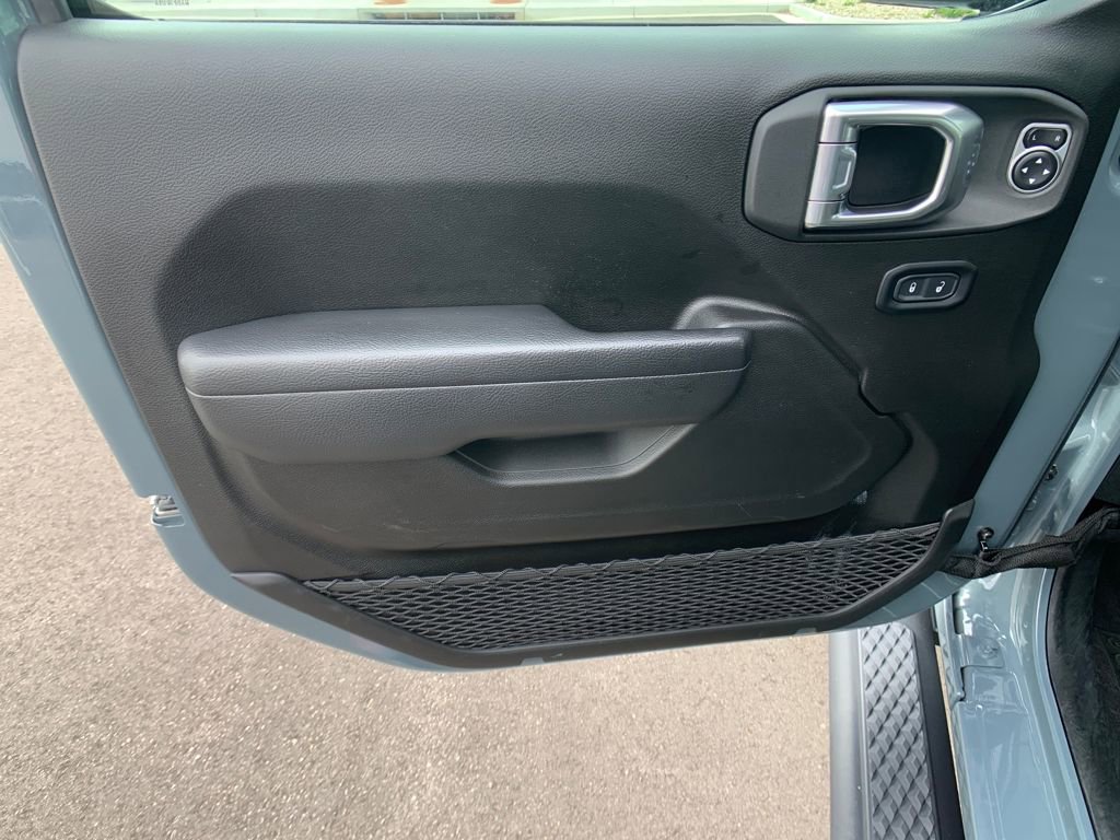 Used 2024 Jeep Gladiator Sport image 12