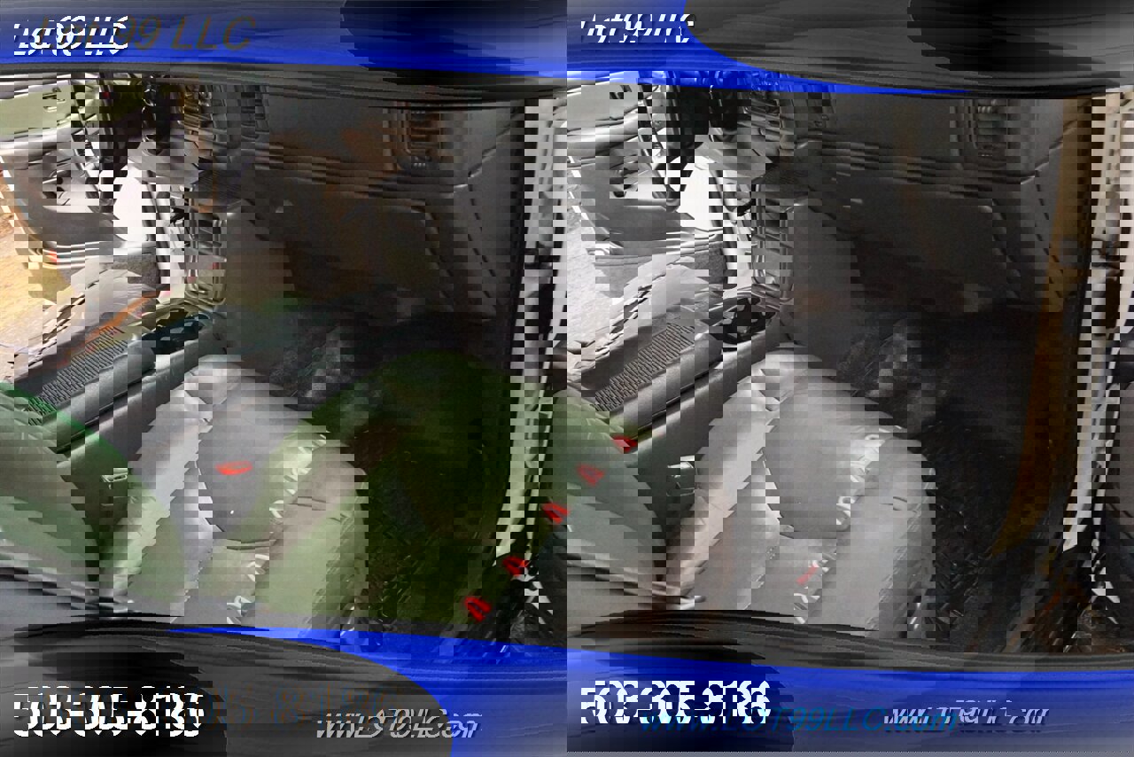 Used 2002 Chevrolet Avalanche 4x4 w/ North Face Edition image 32