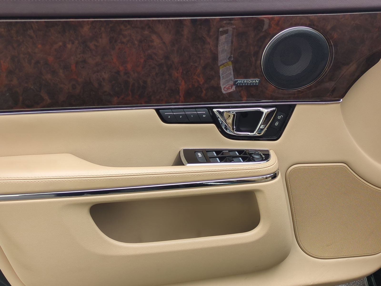 Used 2019 Jaguar XJ R-Sport AWD/4WD image 13