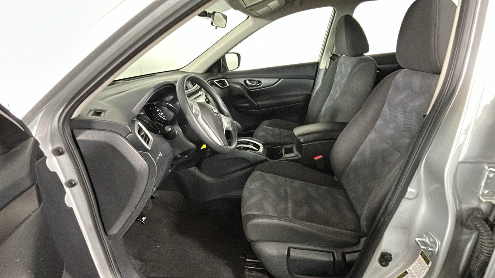 Used 2016 Nissan Rogue S AWD/4WD image 14