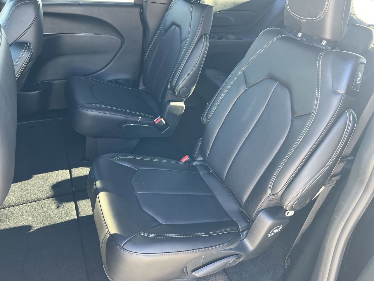 New 2026 Chrysler Pacifica Select image 22