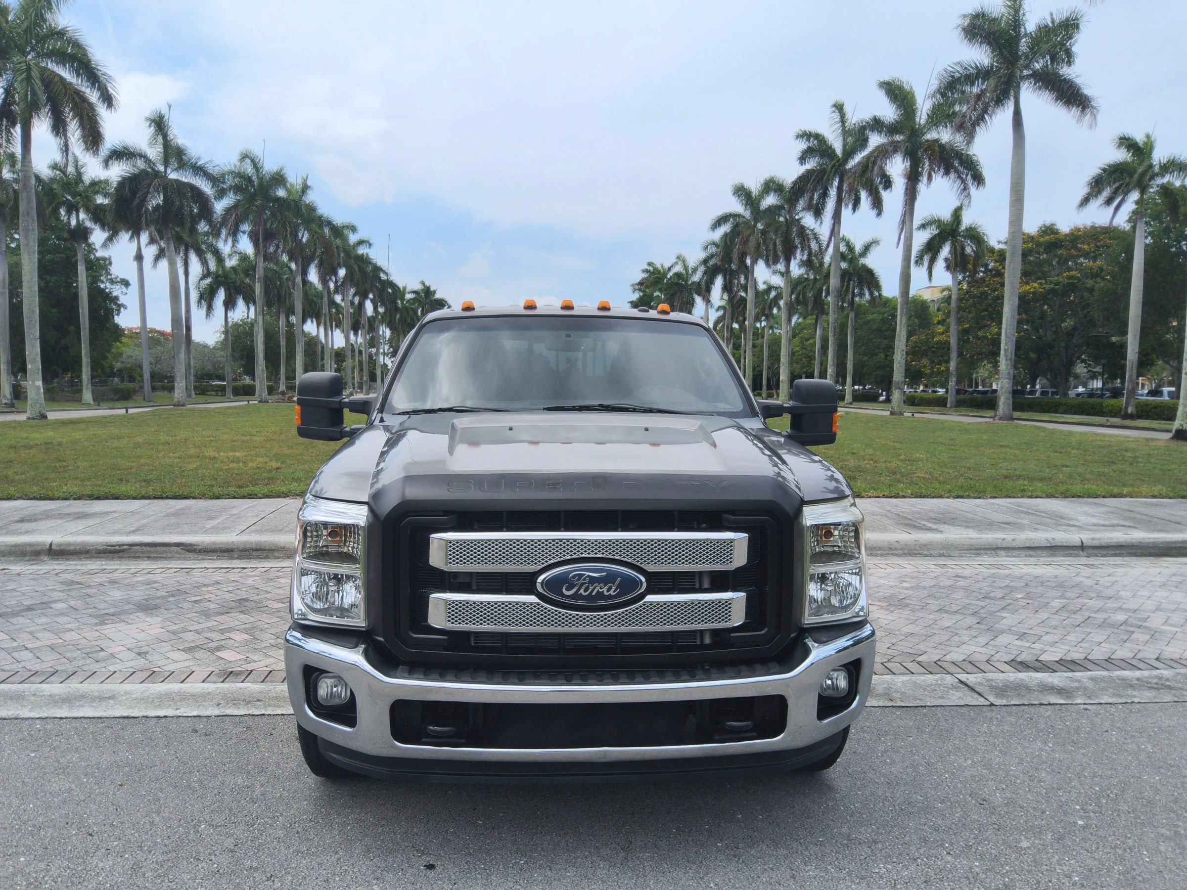 Used 2011 Ford F250 Lariat w/ Lariat Interior Pkg RWD image 2