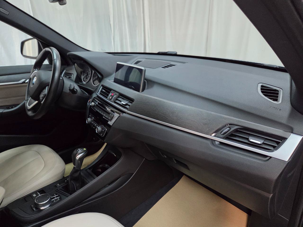 Used 2018 BMW X1 xDrive28i AWD/4WD image 18