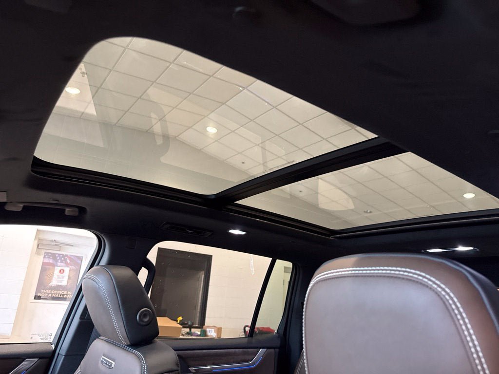 New 2027 GMC Acadia Denali Ultimate w/ LPO, Floor Liner Package AWD/4WD image 30