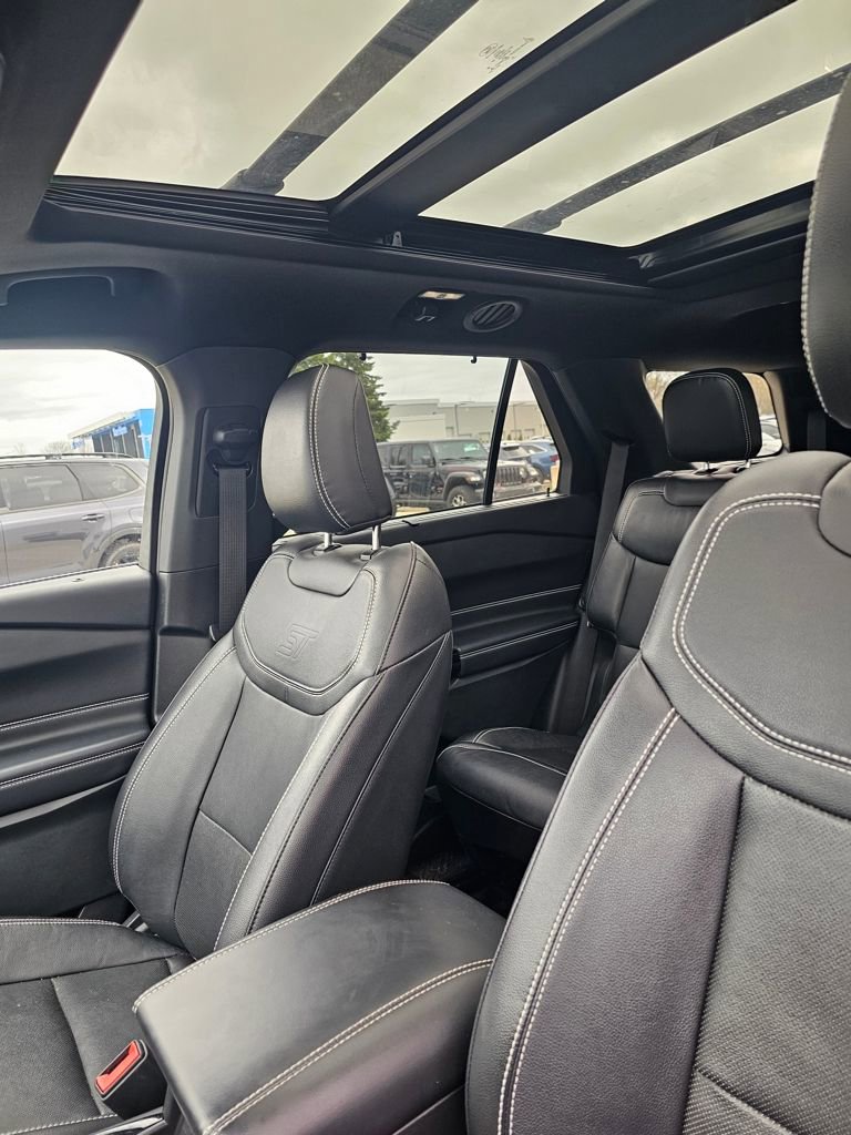 Used 2023 Ford Explorer ST w/ Equipment Group 401A AWD/4WD image 6