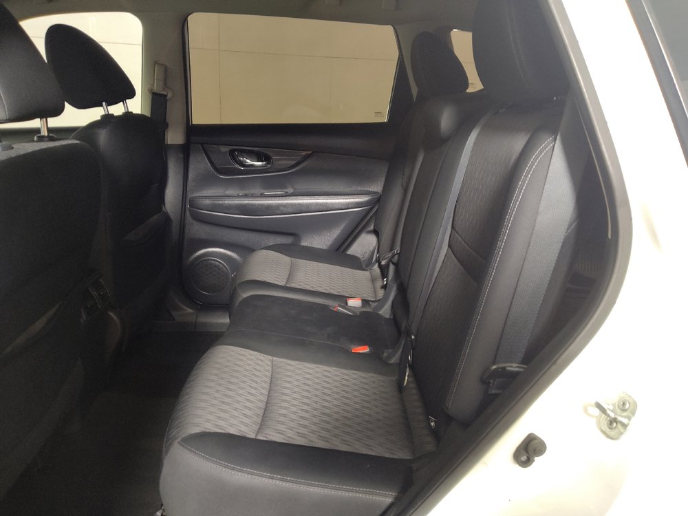 Used 2018 Nissan Rogue S AWD/4WD image 18
