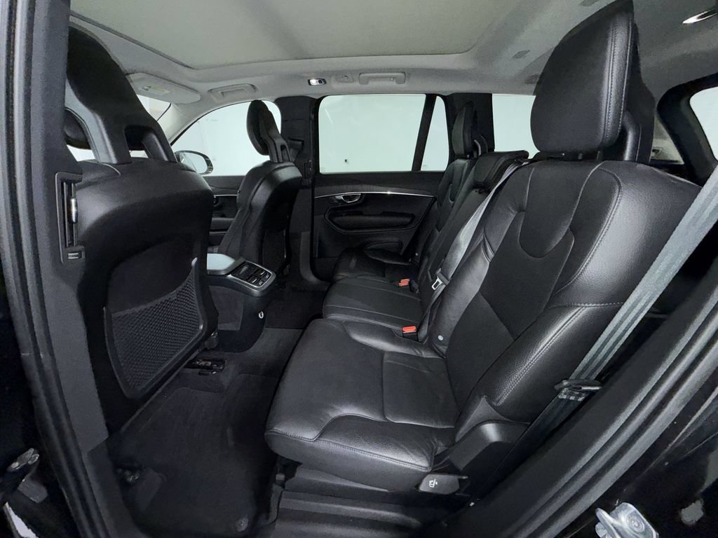 Used 2020 Volvo XC90 T6 Momentum AWD/4WD image 4