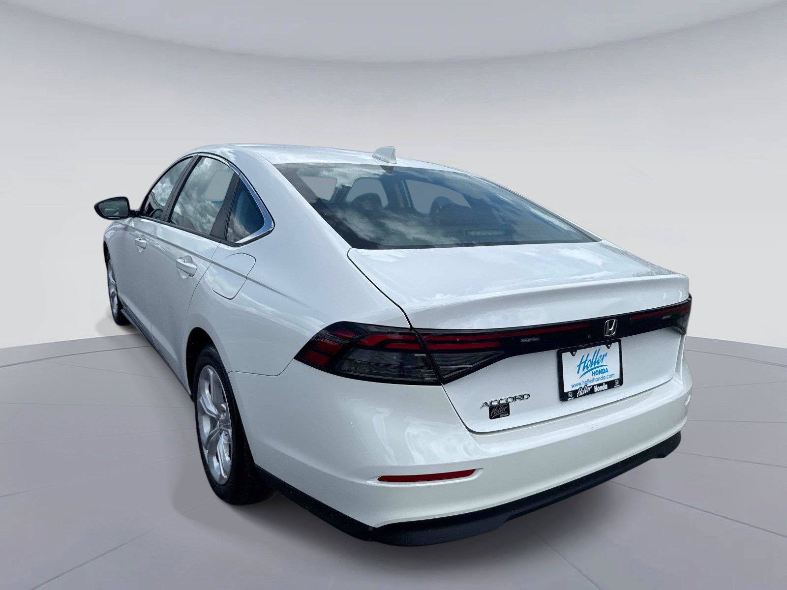 Certified 2025 Honda Accord LX image 6