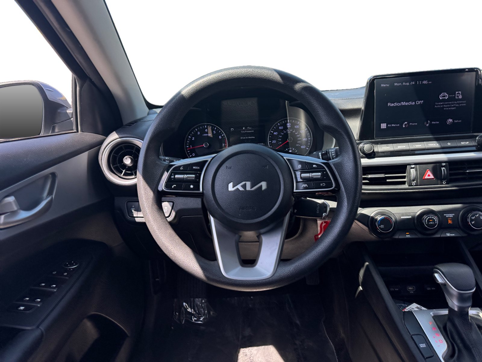 Used 2023 Kia Forte LXS w/ LXS Technology Package FWD image 12