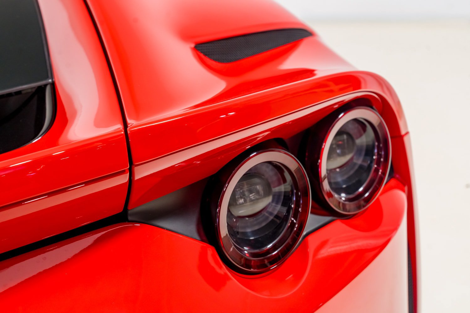 Used 2018 Ferrari 812 Superfast RWD image 50