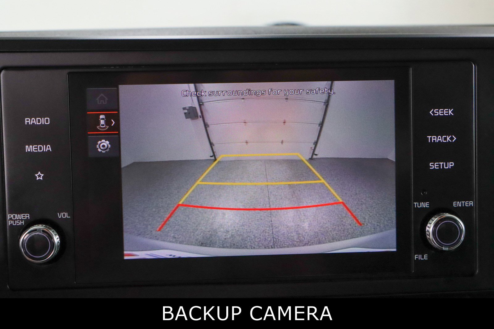 Used 2023 Kia Carnival LX image 18