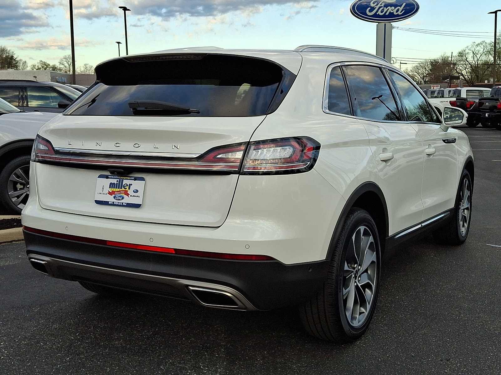 Certified 2023 Lincoln Nautilus Reserve w/ Equipment Group 201A image 6