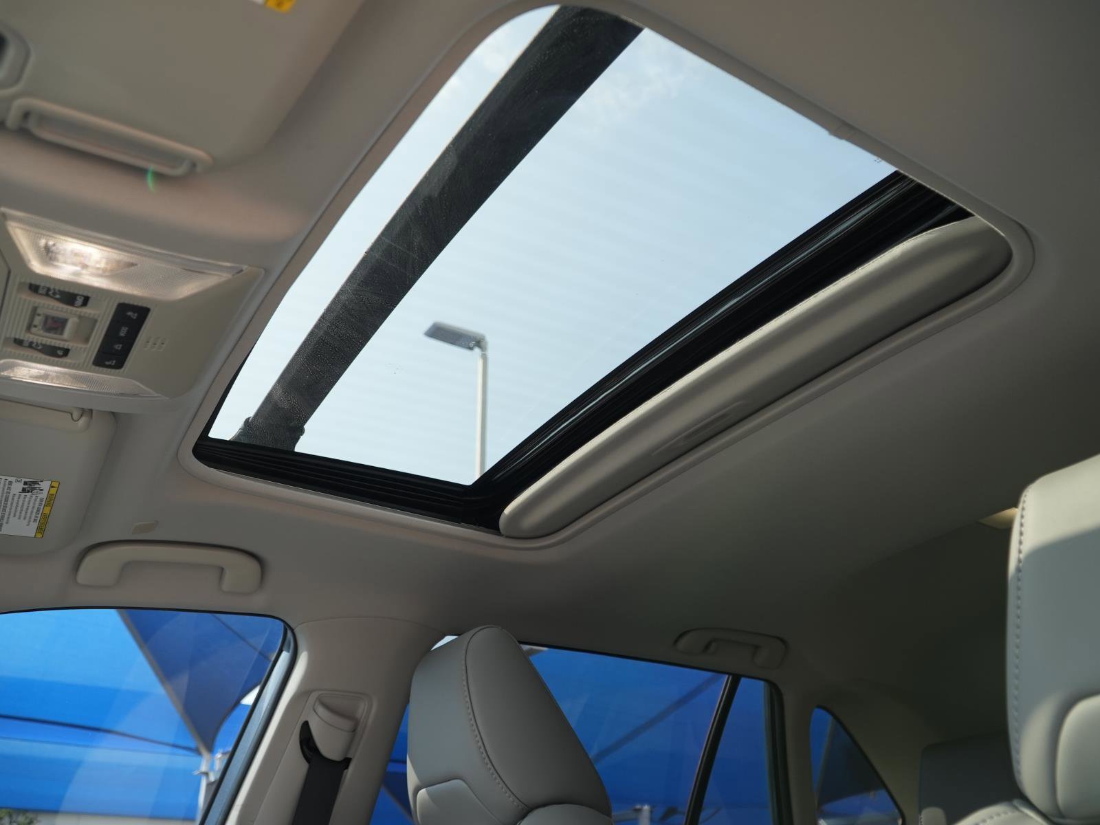 Used 2025 Toyota RAV4 XLE Premium image 17