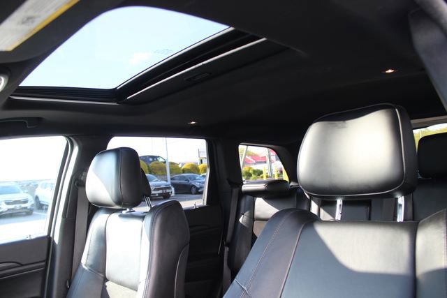 Used 2020 Jeep Grand Cherokee Altitude AWD/4WD image 21