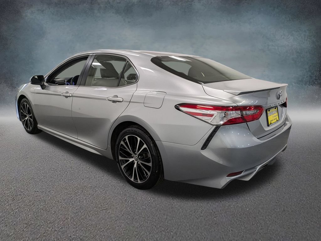 Used 2018 Toyota Camry SE FWD image 6