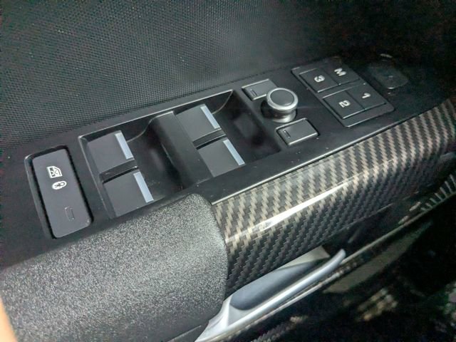 Used 2020 Land Rover Defender 110 SE AWD/4WD image 22