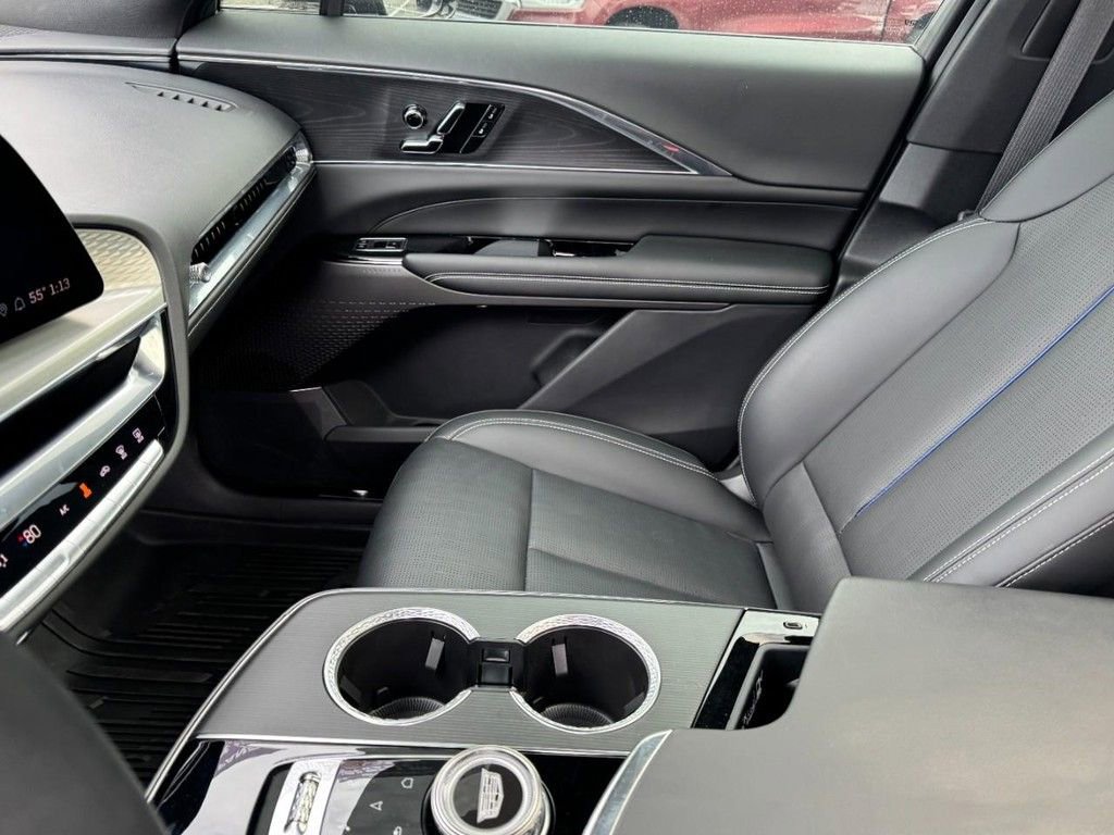 Used 2024 Cadillac Lyriq Sport image 14