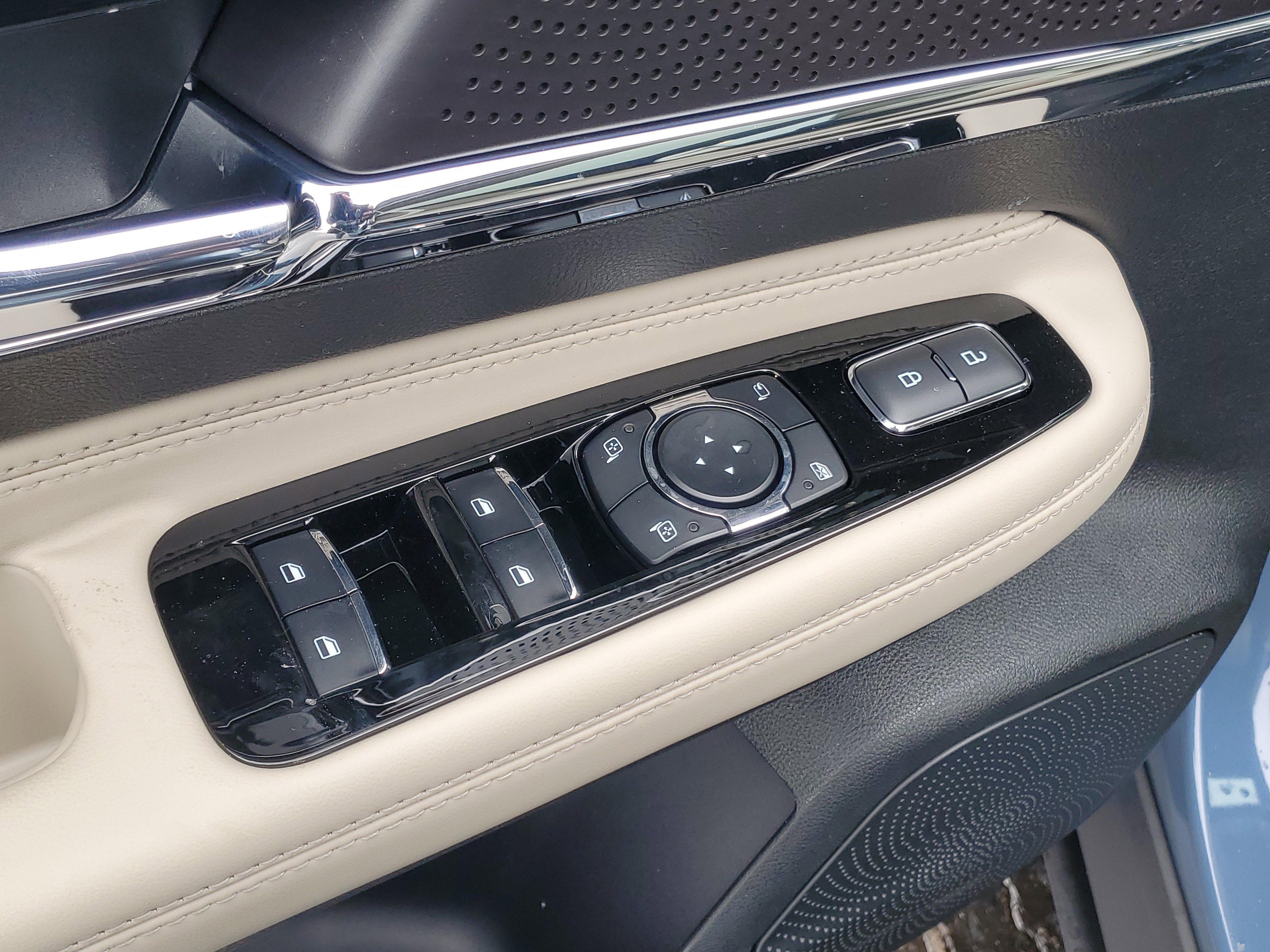 New 2026 Lincoln Corsair Premiere image 10