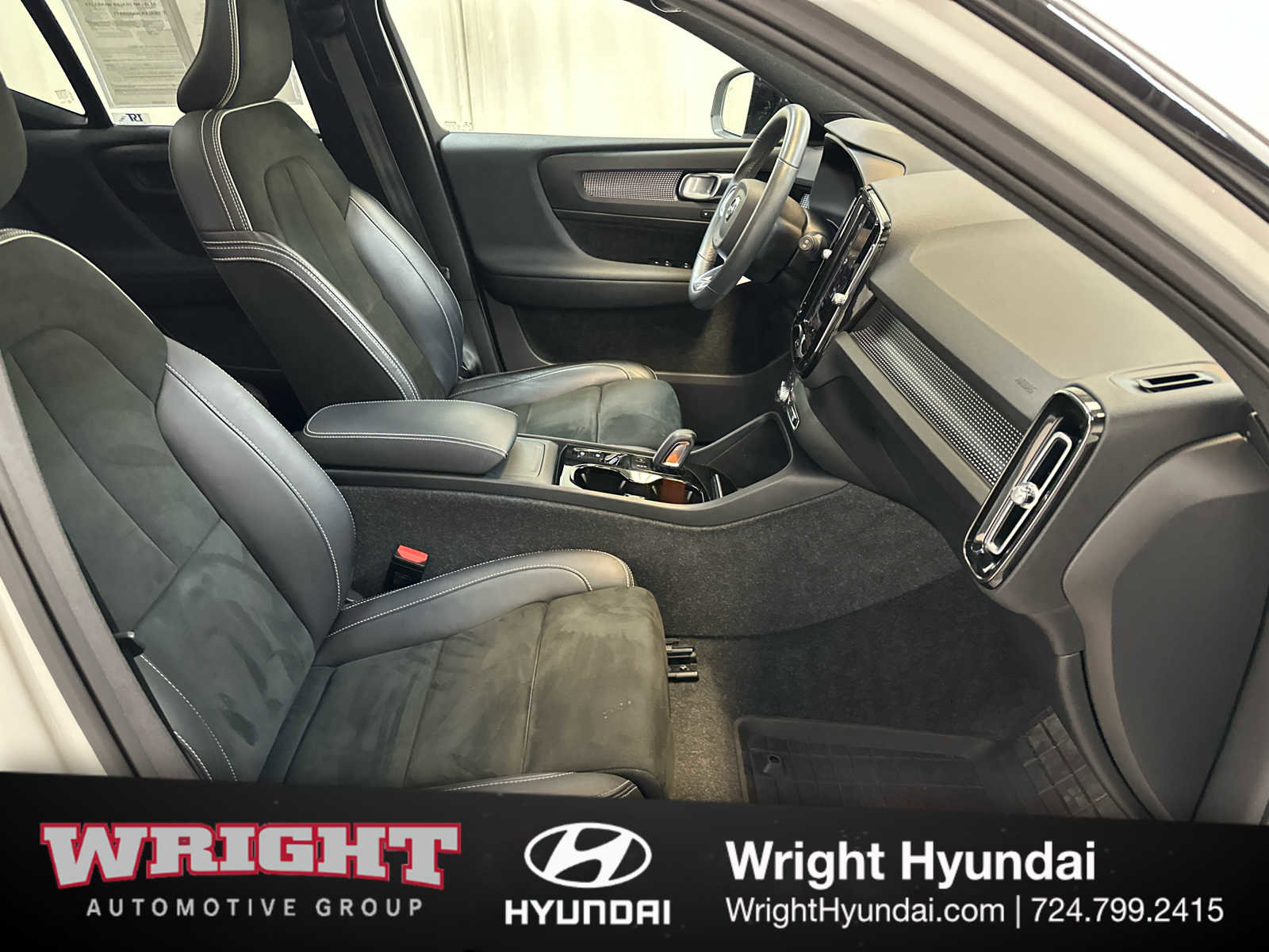 Used 2022 Volvo XC40 T5 R-Design AWD/4WD image 18