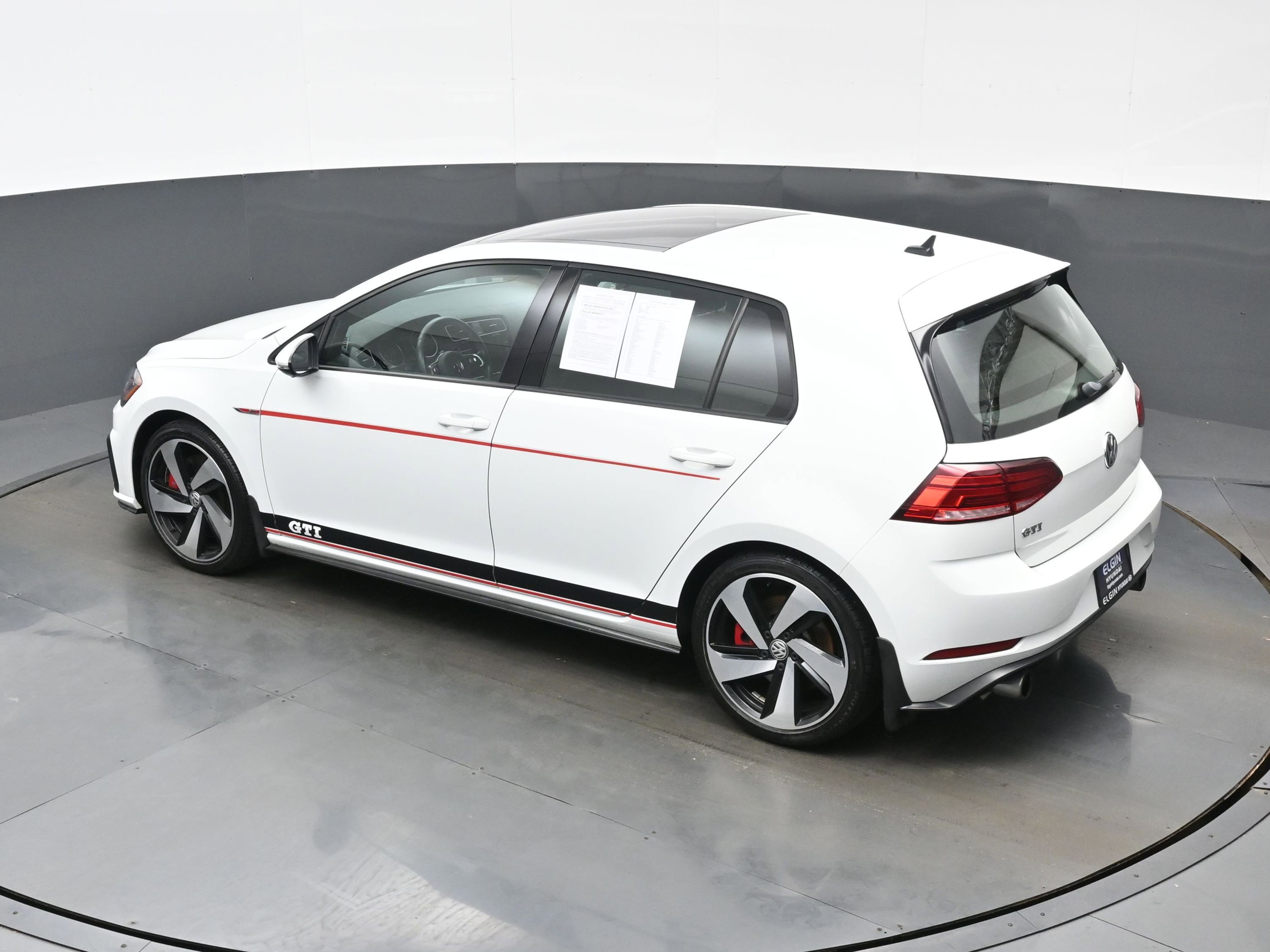 Used 2018 Volkswagen GTI SE FWD image 35