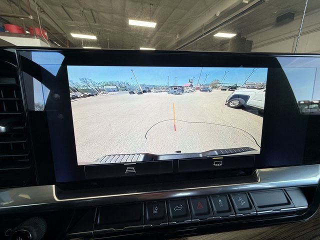 Used 2024 Chevrolet Silverado 2500 LT AWD/4WD image 11