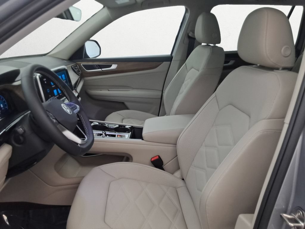 Used 2026 Volkswagen Atlas SE w/ Panoramic Sunroof Package FWD image 12