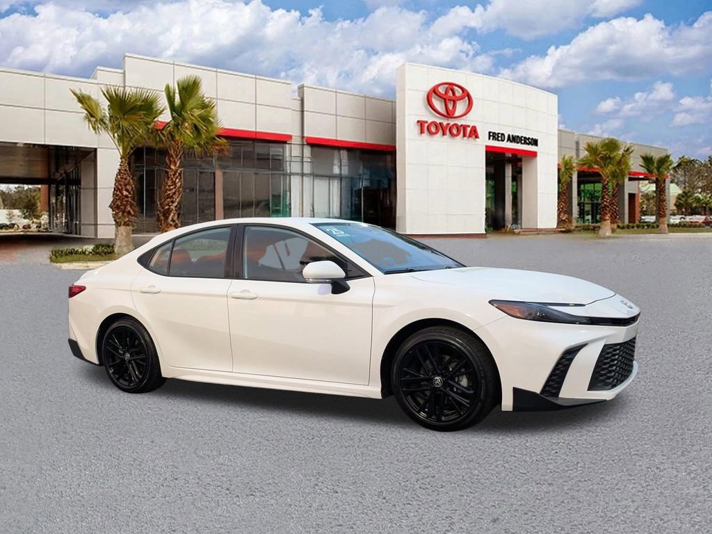 Certified 2025 Toyota Camry SE image 1