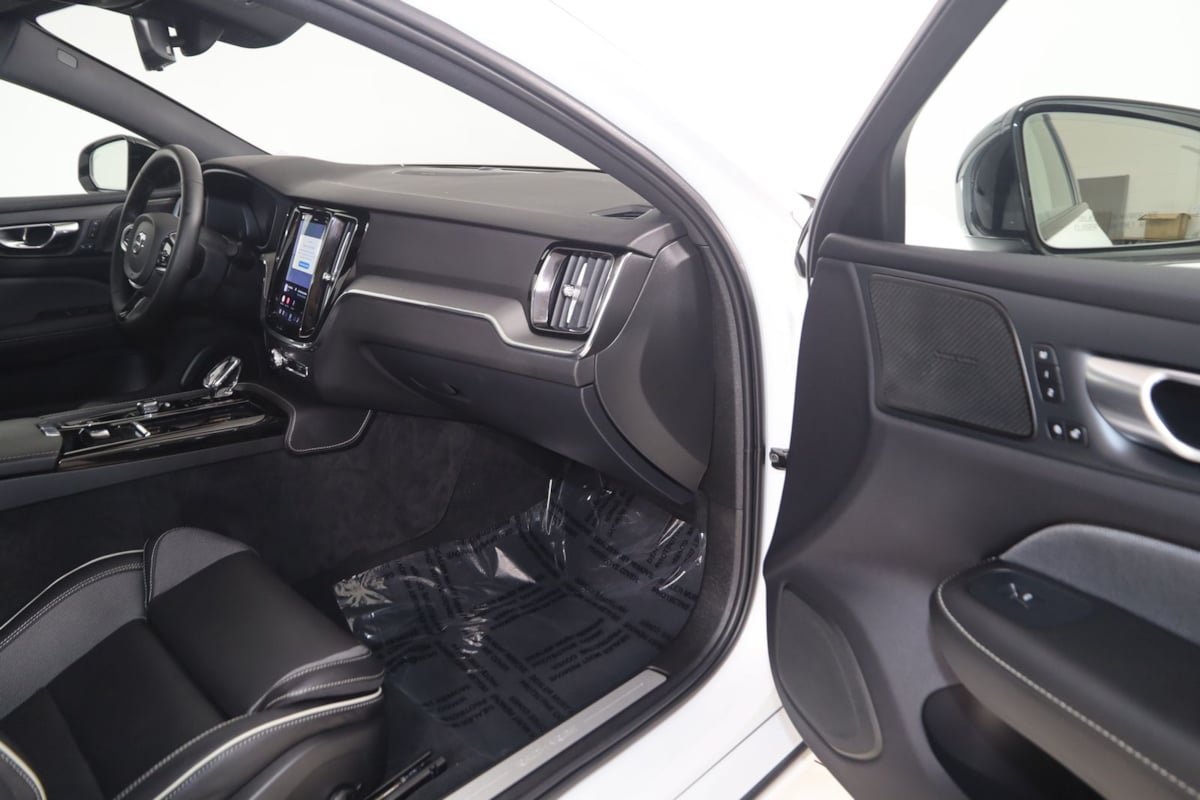 Used 2024 Volvo S60 T8 Plus AWD/4WD image 41
