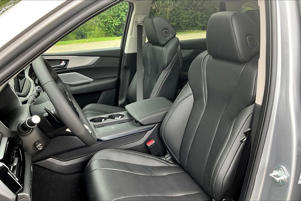 Used 2025 Acura MDX w/ Technology Package image 13
