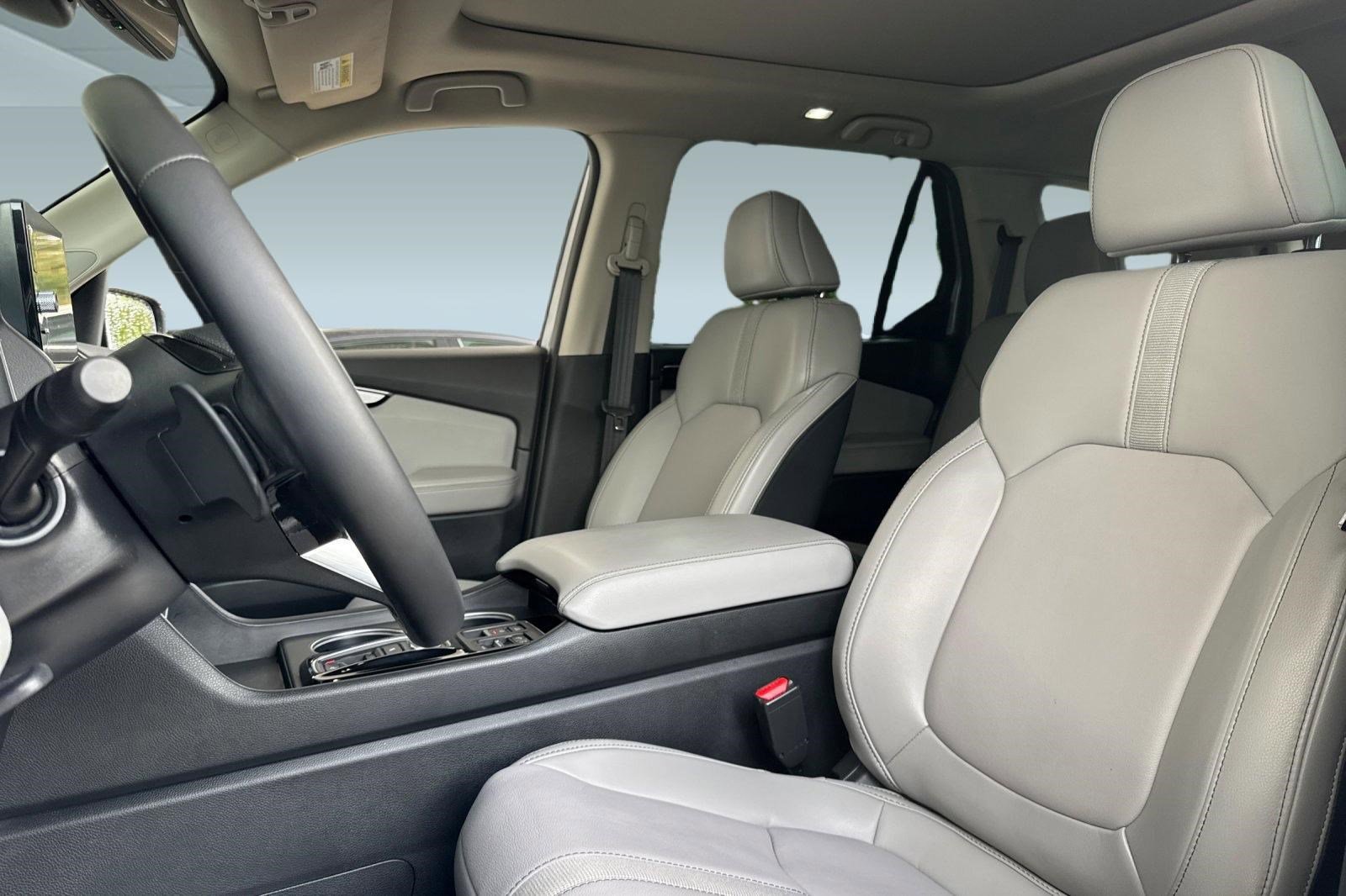 Certified 2025 Honda Pilot Touring image 5