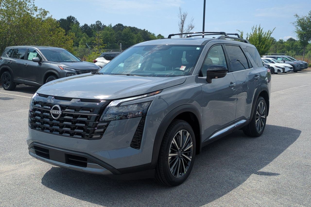 New 2026 Nissan Pathfinder Platinum FWD image 8