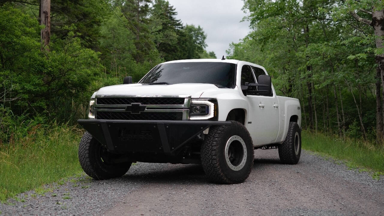 Used 2014 Chevrolet Silverado 2500 LTZ w/ LTZ Plus Package AWD/4WD image 2