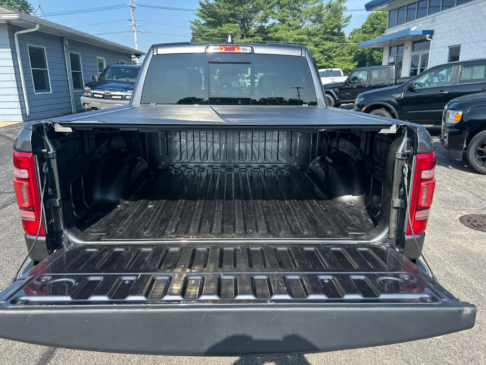 Used 2022 RAM 1500 Laramie image 9