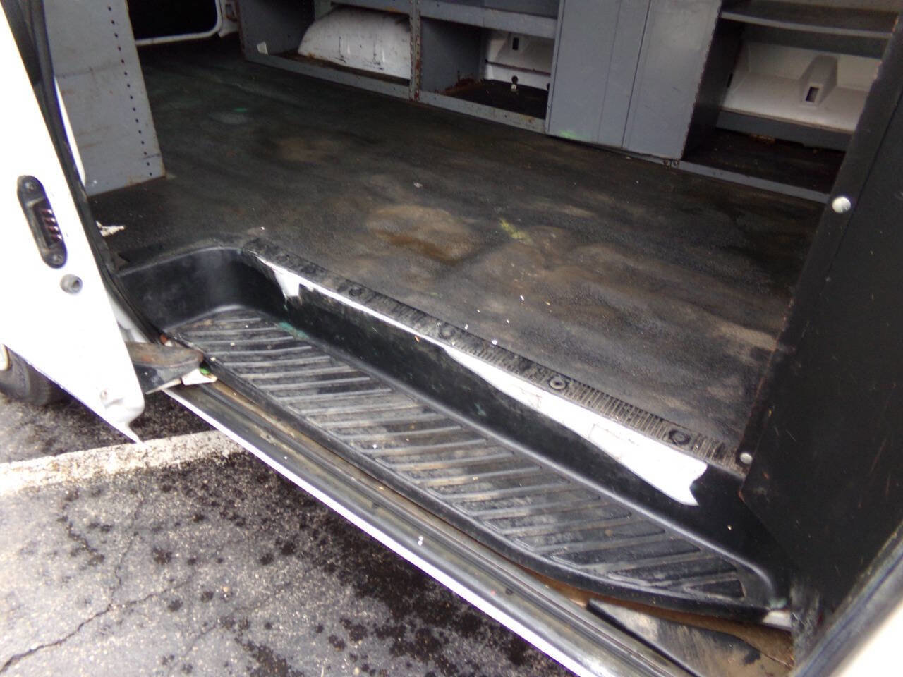 Used 2006 Ford E-250 and Econoline 250 RWD image 15