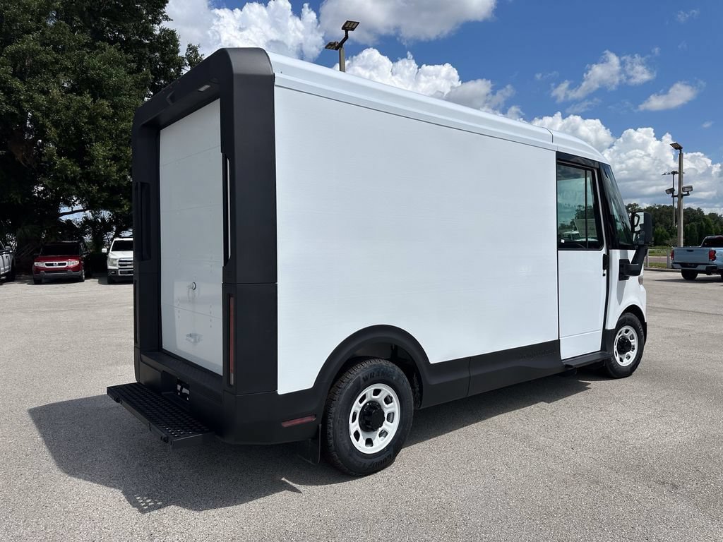 New 2026 Chevrolet Brightdrop 400 w/ Power Door Package AWD/4WD image 20