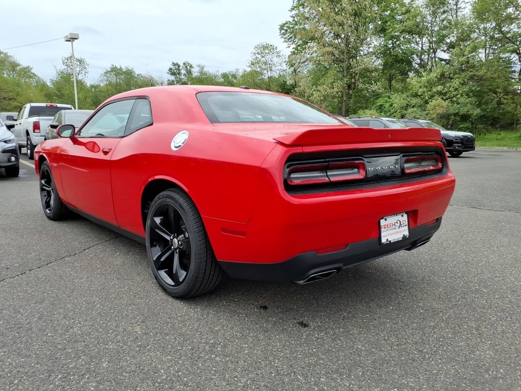 Used 2018 Dodge Challenger R/T RWD image 20
