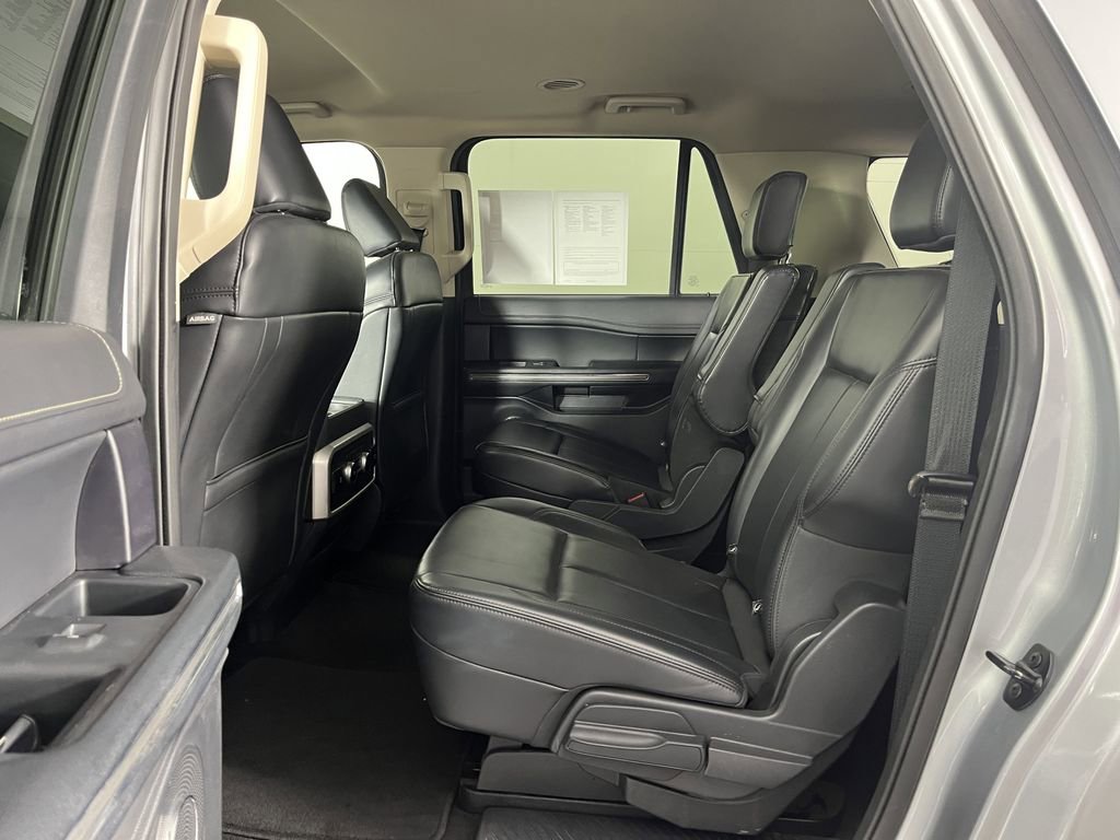 Used 2023 Ford Expedition Max XLT image 13