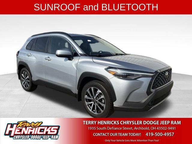 Used 2023 Toyota Corolla Cross XLE AWD/4WD image 1