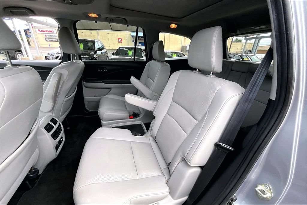 Used 2020 Honda Pilot Elite image 37