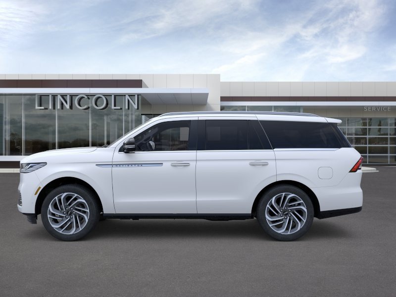 New 2026 Lincoln Navigator Reserve AWD/4WD image 3