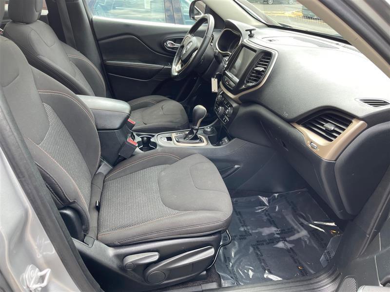 Used 2016 Jeep Cherokee 75th Anniversary image 16