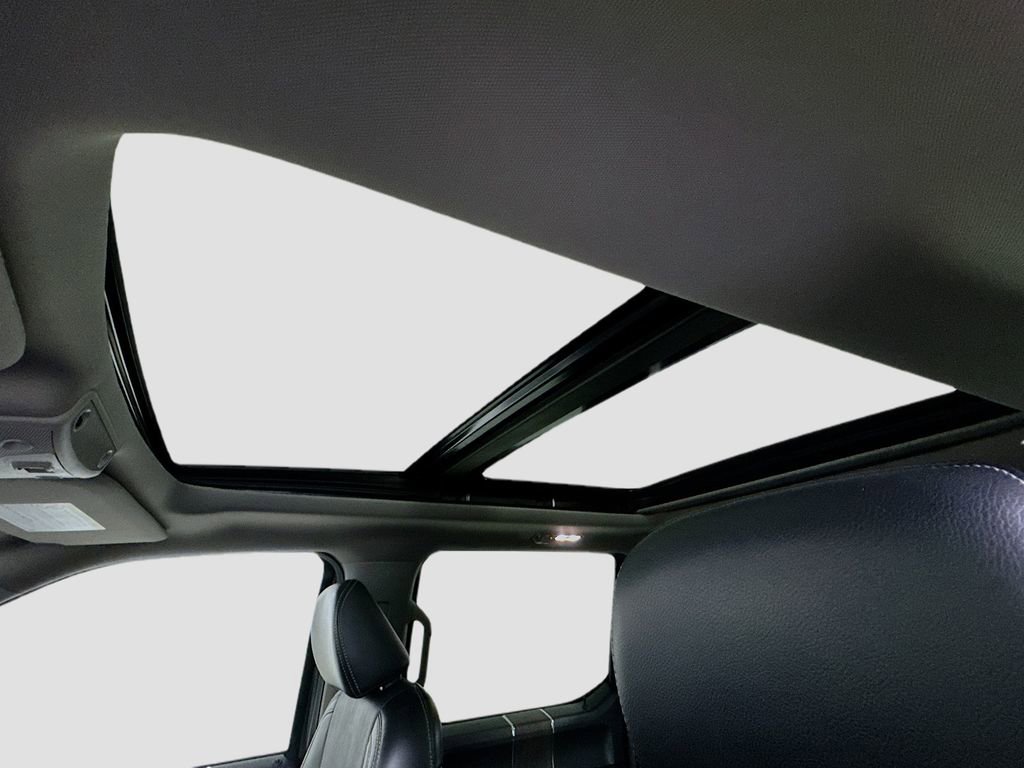 Used 2021 Ford F350 Lariat w/ Camper Package image 11