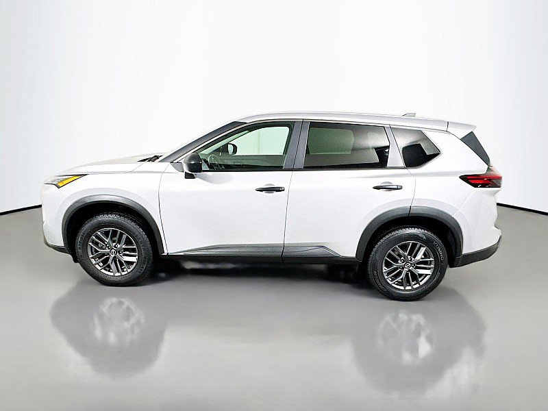 Used 2024 Nissan Rogue S image 4